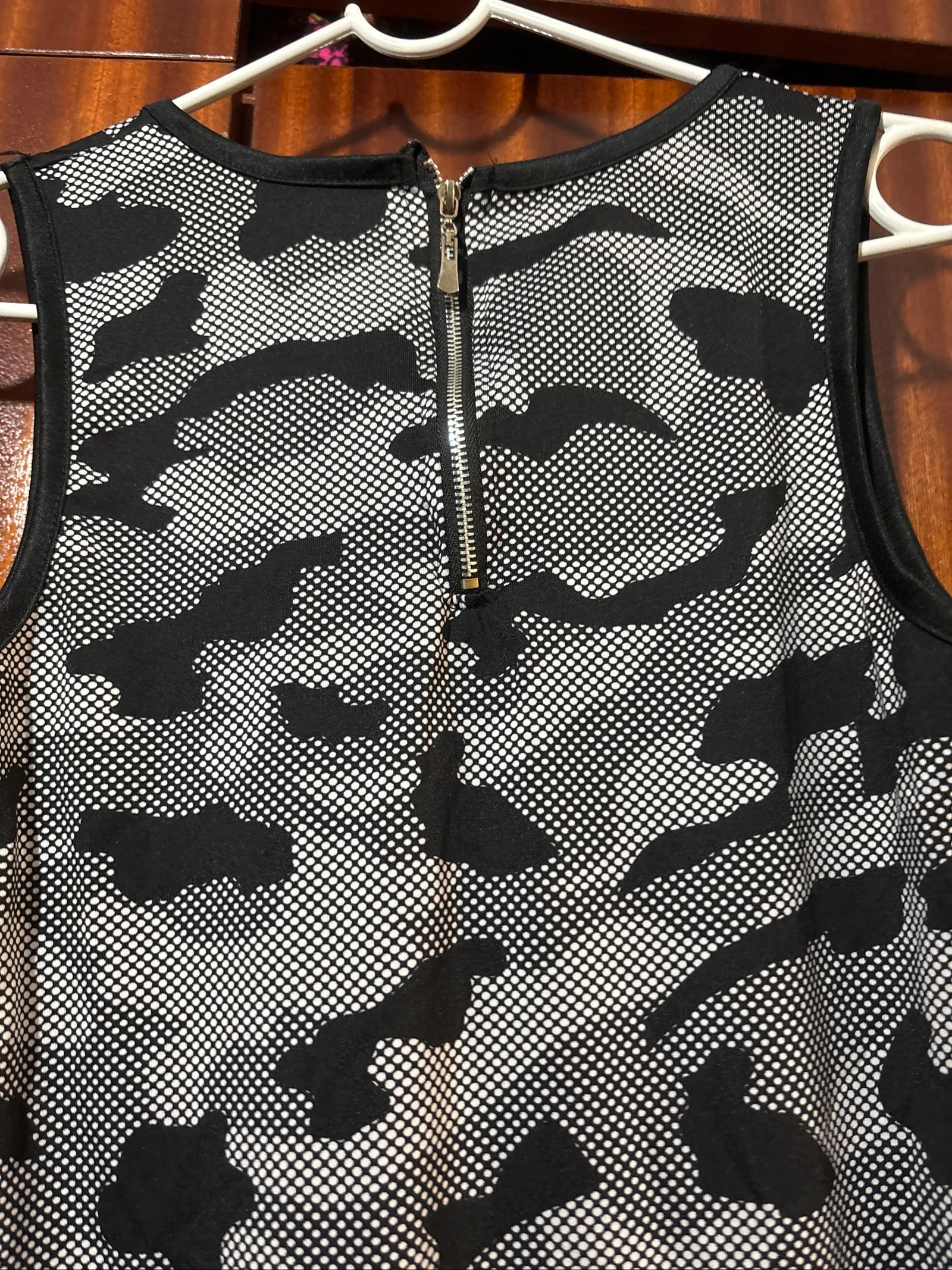 Camouflage tuba-jurk zwart en wit | mouwloos | ronde hals | maat M – photo 4